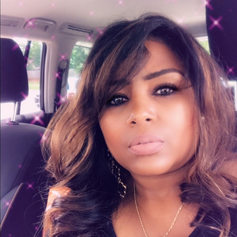 Meet your Posher, Stephanie